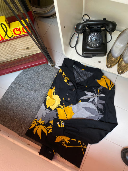 Camicia e spilla per Stefania