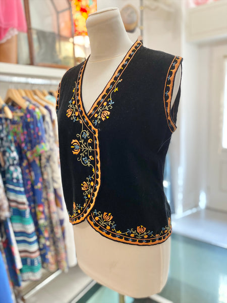 Gilet ricamato a mano 70s