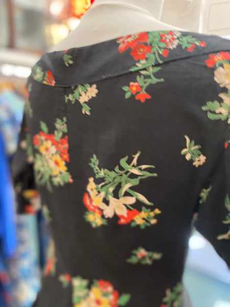 Abito nero fiori