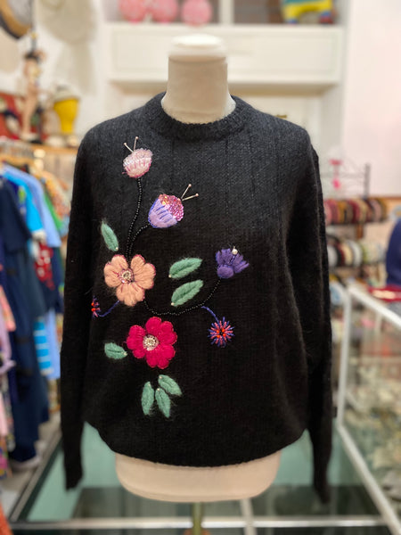 Maglione fiori ricamati