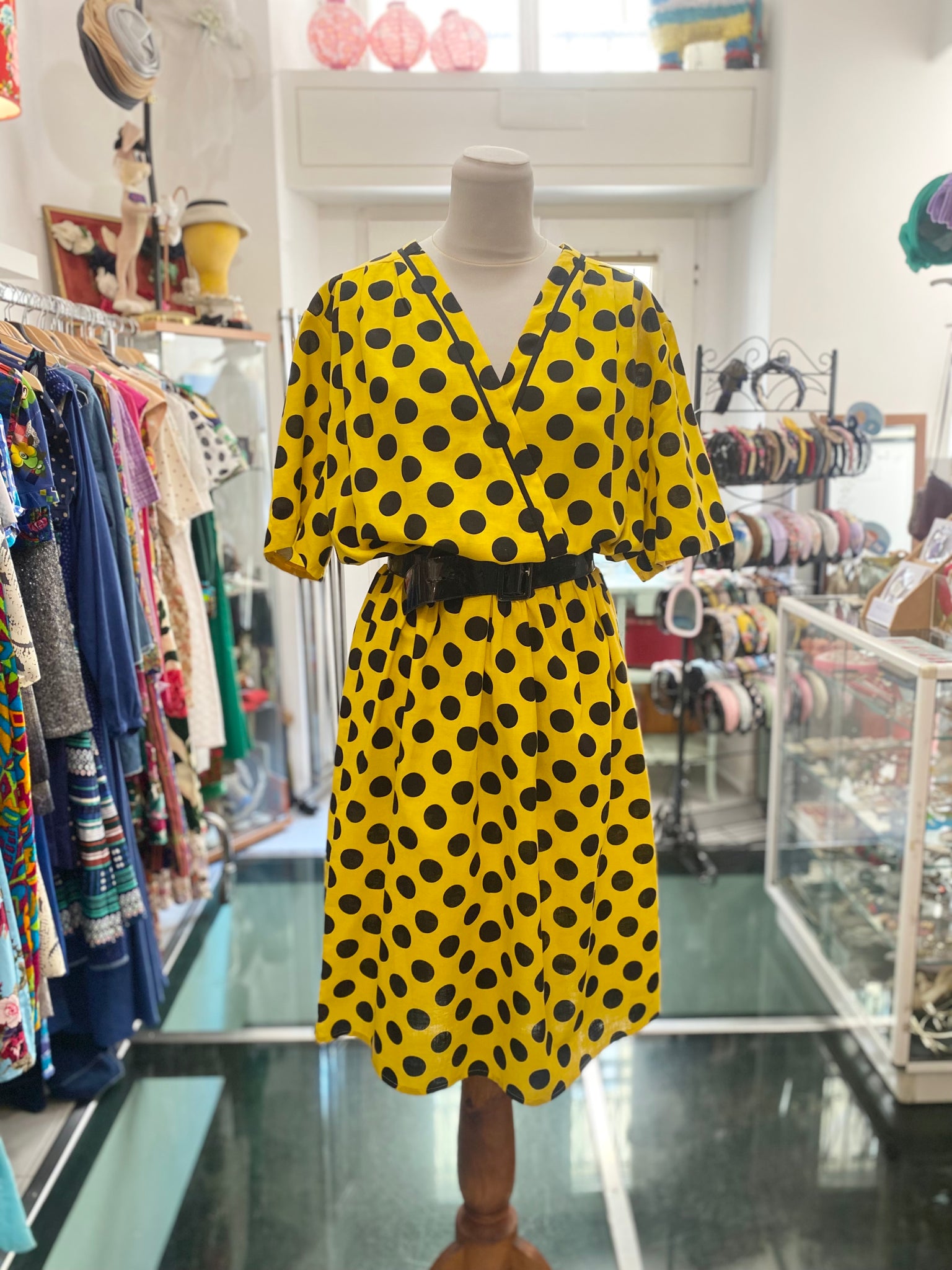 Abito giallo pois nero