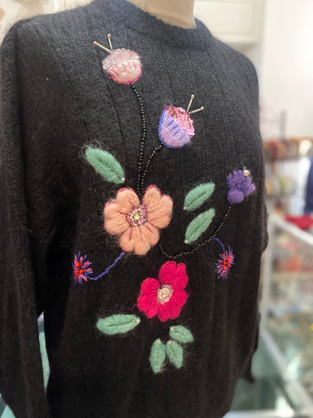 Maglione fiori ricamati