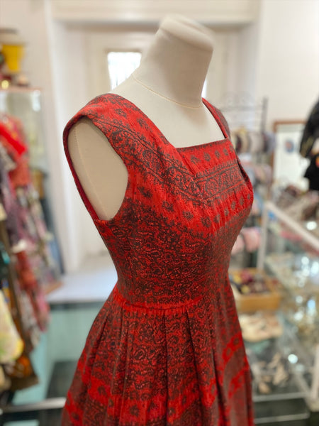 Abito rosso broccato 50s